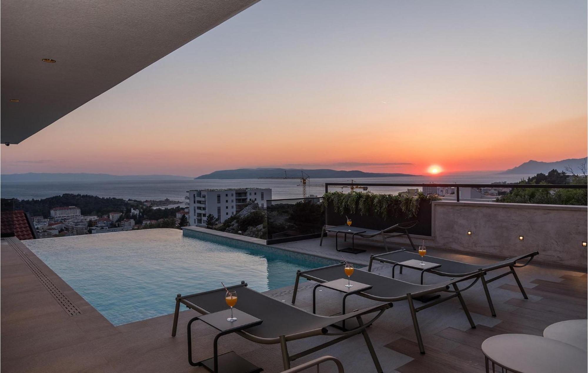 Rhapsody 1 Aurelia 1 * Makarska